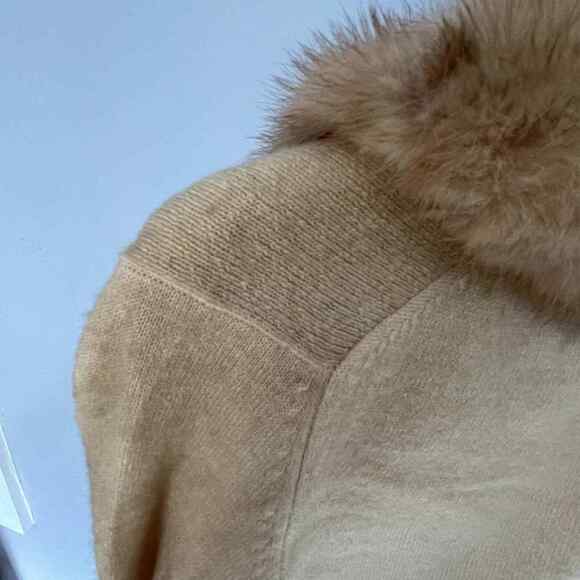 Vintage Cashmere Sweater with Mink Collar - Picture 2 of 7